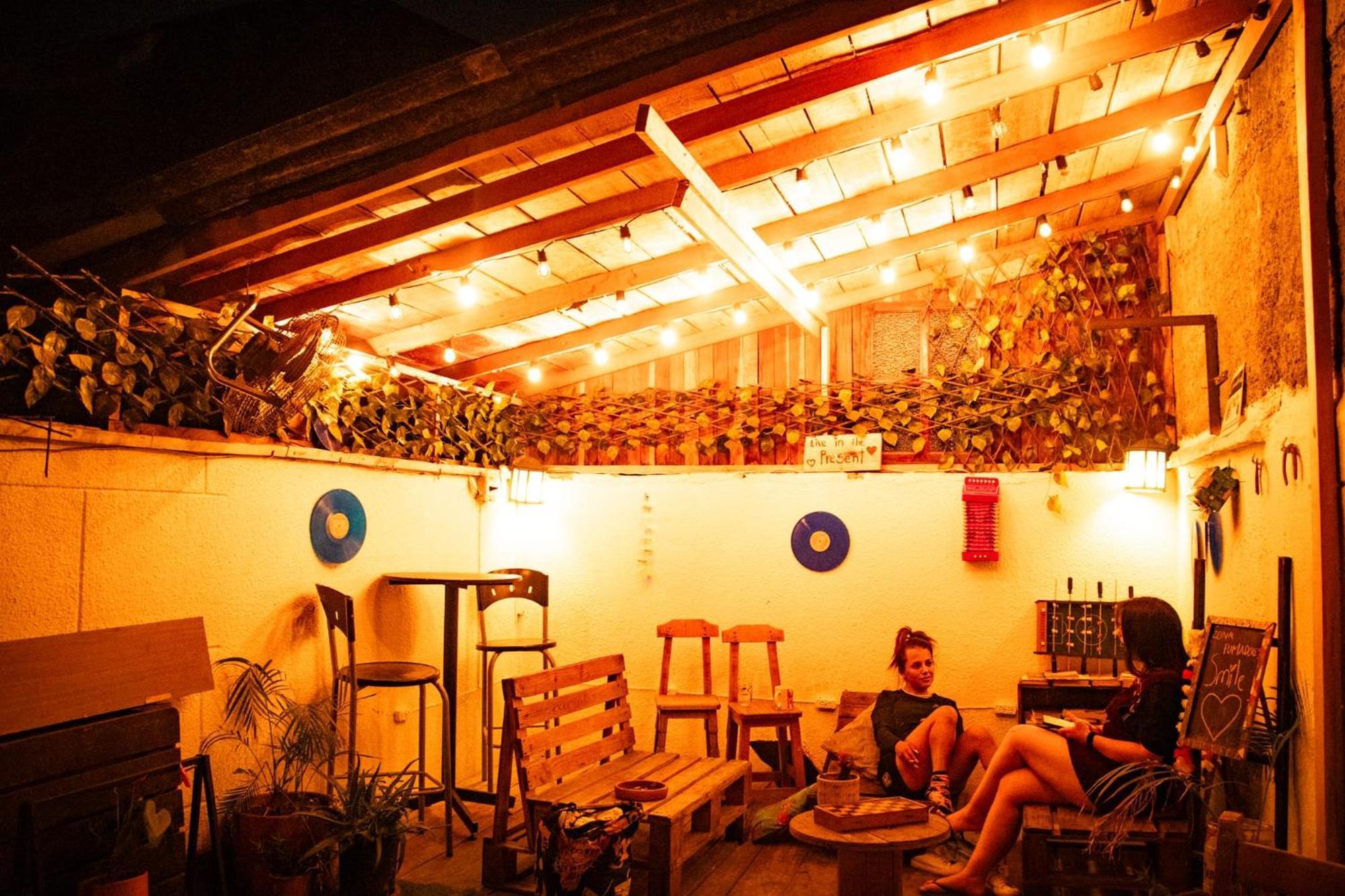 Casa Almarita - Hostal, Bar Y Restaurante Medellín Exterior foto